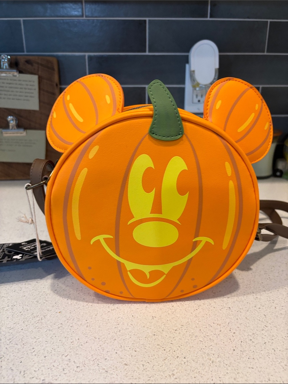 Disney Mickey Pumpkin Glow in Dark Crossbody Bag Soft Tag Loungefly nwt - Picture 3 of 6